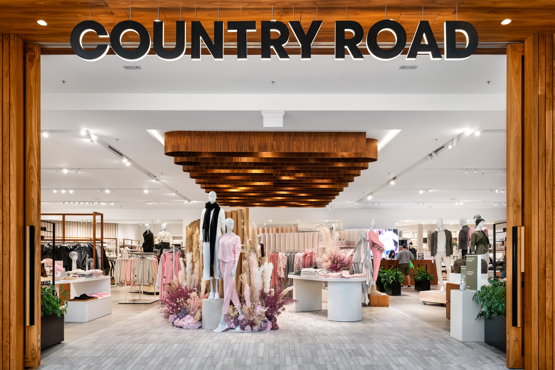 Country Road Group Posts First Loss in 25 Years